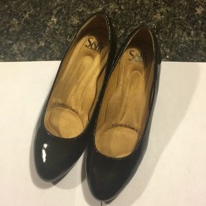 Sofft, Sz. 7 black patent leather heals, NWOT